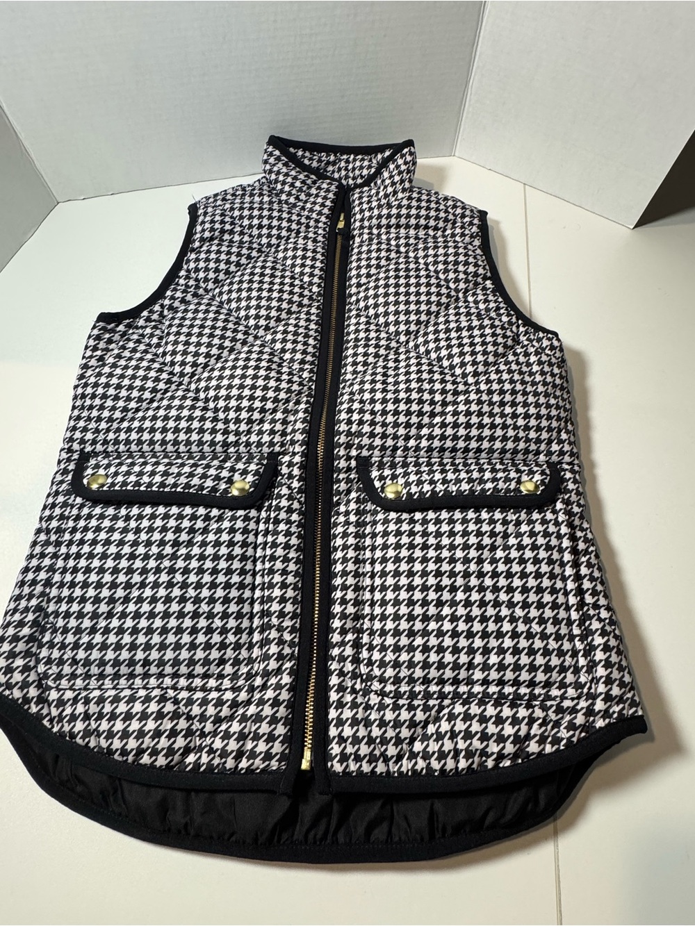 NWOT - J.Crew Factory Black & White Houndstooth Quilted Puffer Vest - Size XXS
